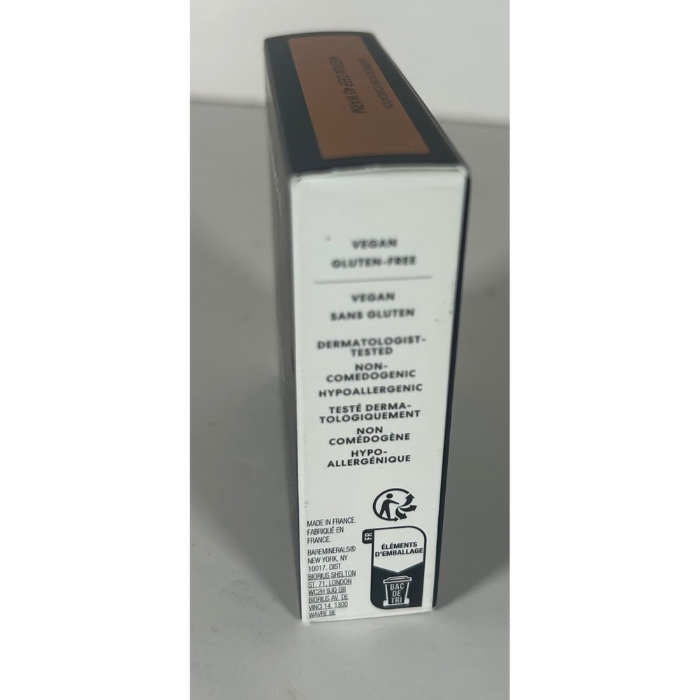bareMinerals BAREPRO 24HR Wear Powder Foundation Medium Deep 40 Warm 8g 0.28oz - Picture 4 of 5